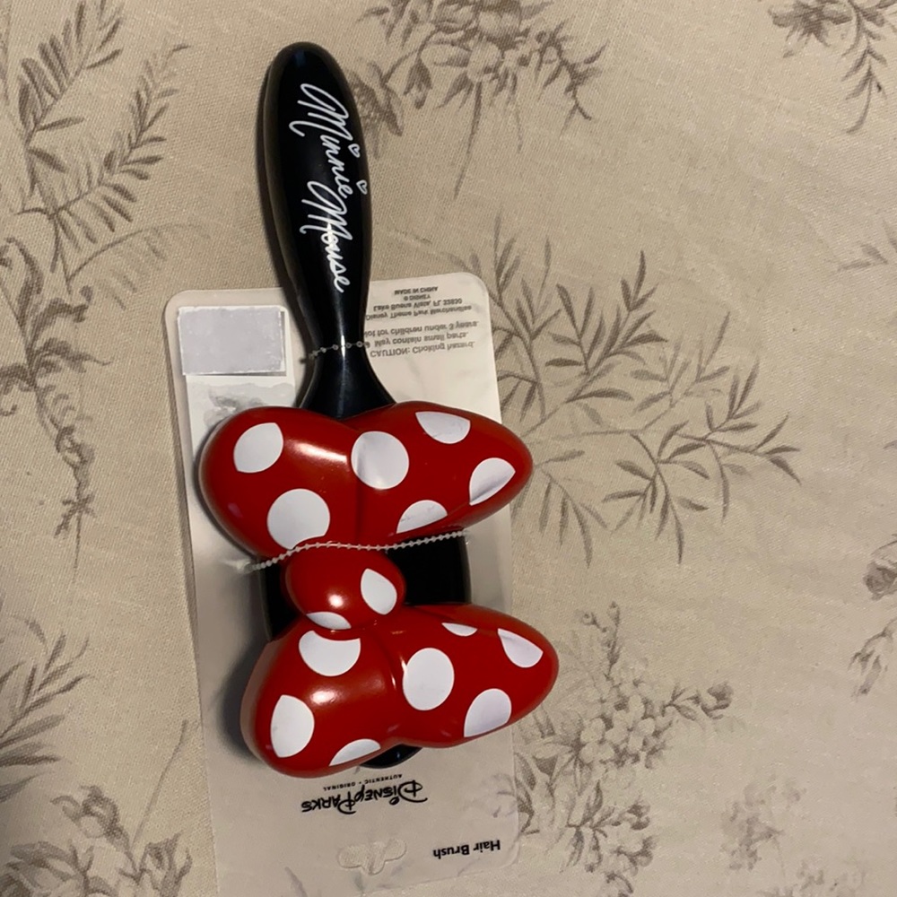 Beautiful brush Minnie Mouse ❤️